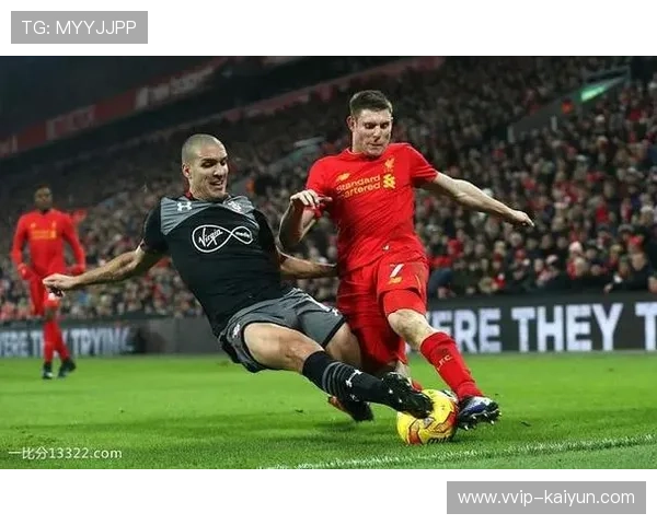 河南队中场拦截成功率极高，防线十分稳固