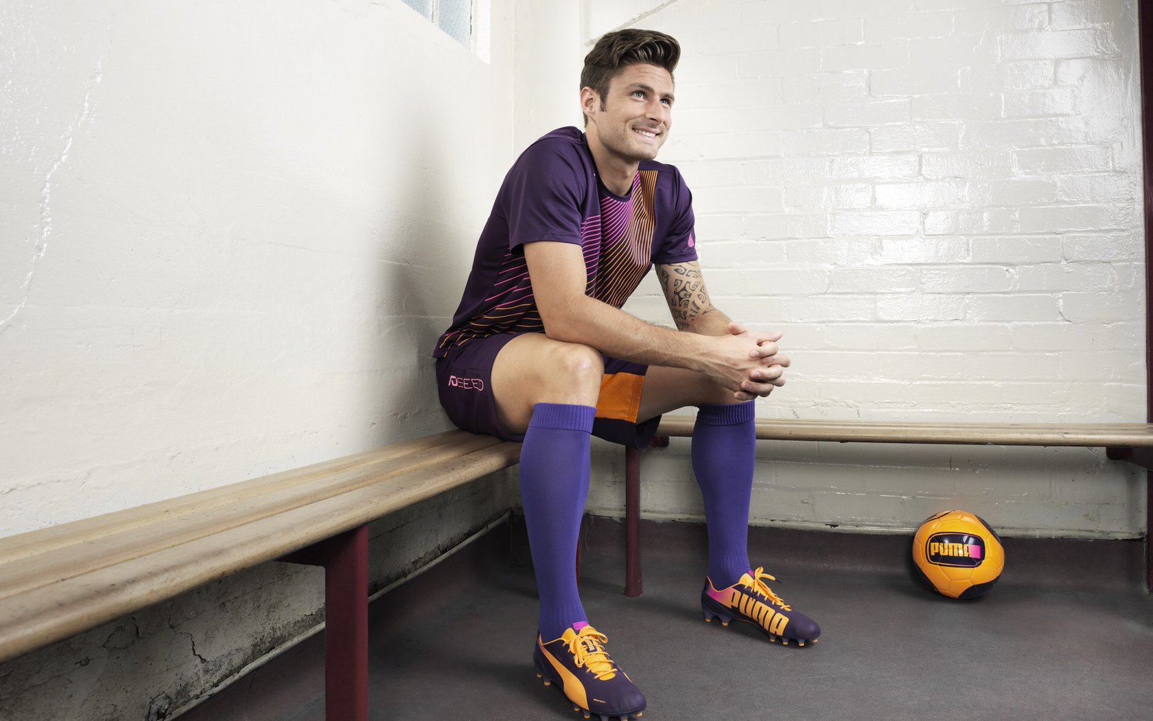 世界羽毛球锦标赛女双决赛 陈清晨贾一凡2比0横扫对手夺金，羽毛球女双陈清晨贾一凡回放